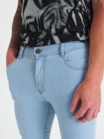 Základné slim fit džínsy