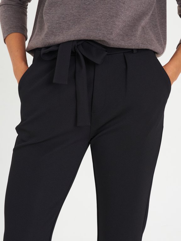 Stretch pants with belt