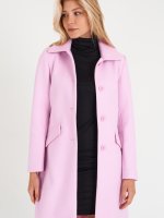 Pointed collar coat