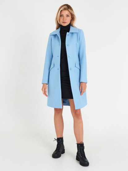 Pointed collar coat