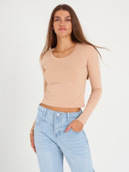 Basic stretchy crop top