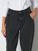 Balloon fit jeans