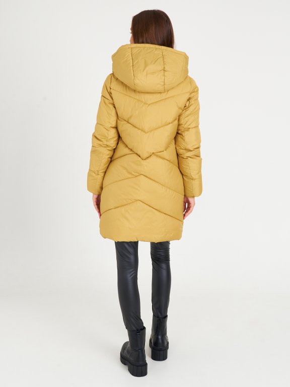 Prošívaná lesklá zimní bunda dámská