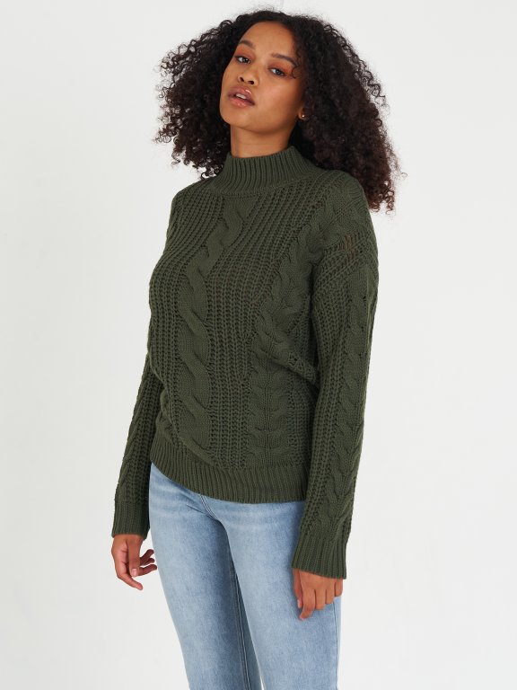 Sweter ze splątanym wzorem