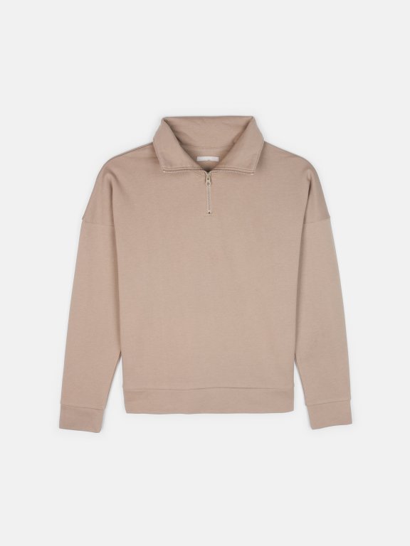 Plus size basic sweatshirt with zipper