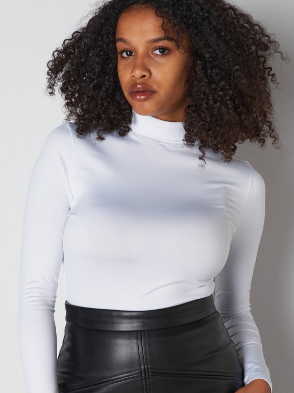 Basic roll neck top