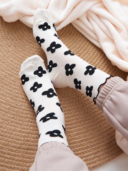 Flower patternd crew socks