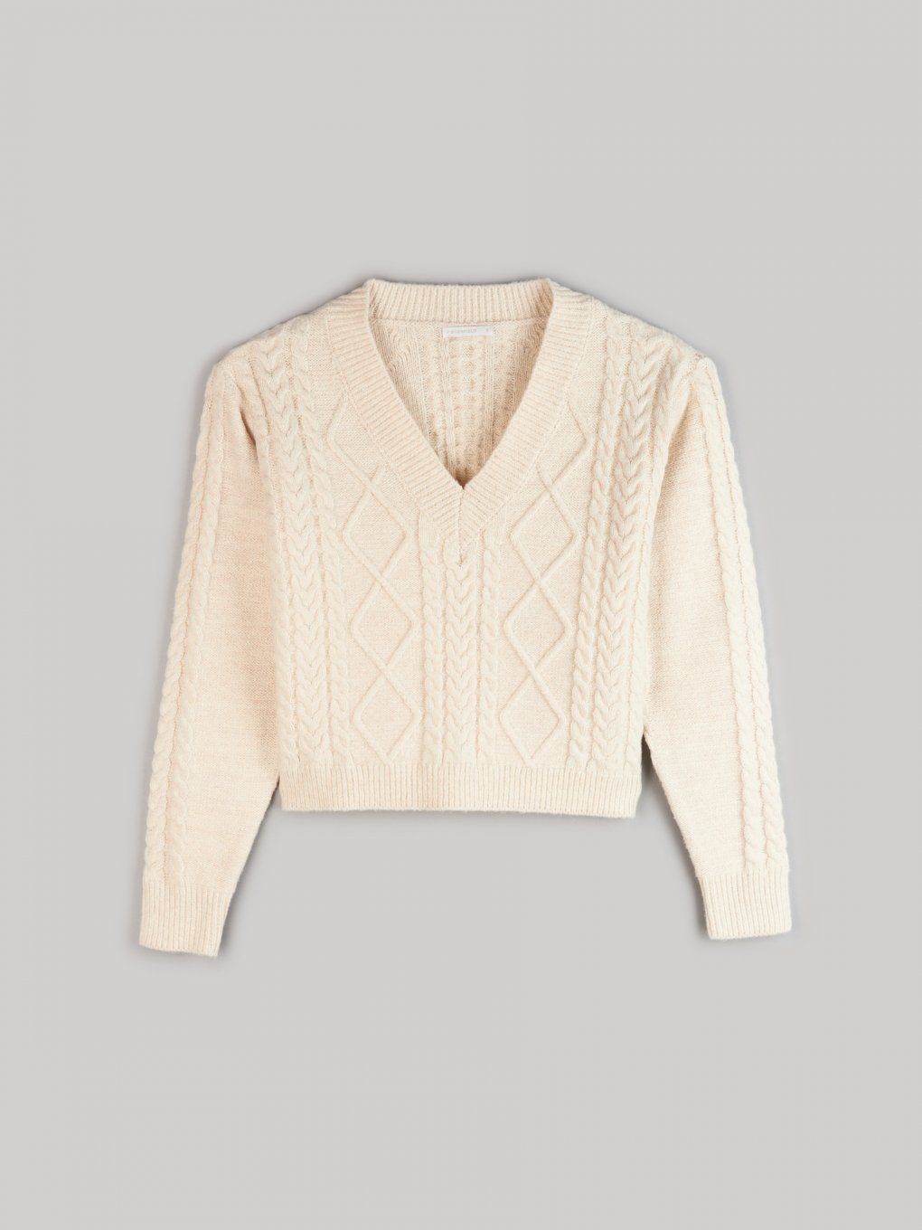 Cable-knit v-neck pullover
