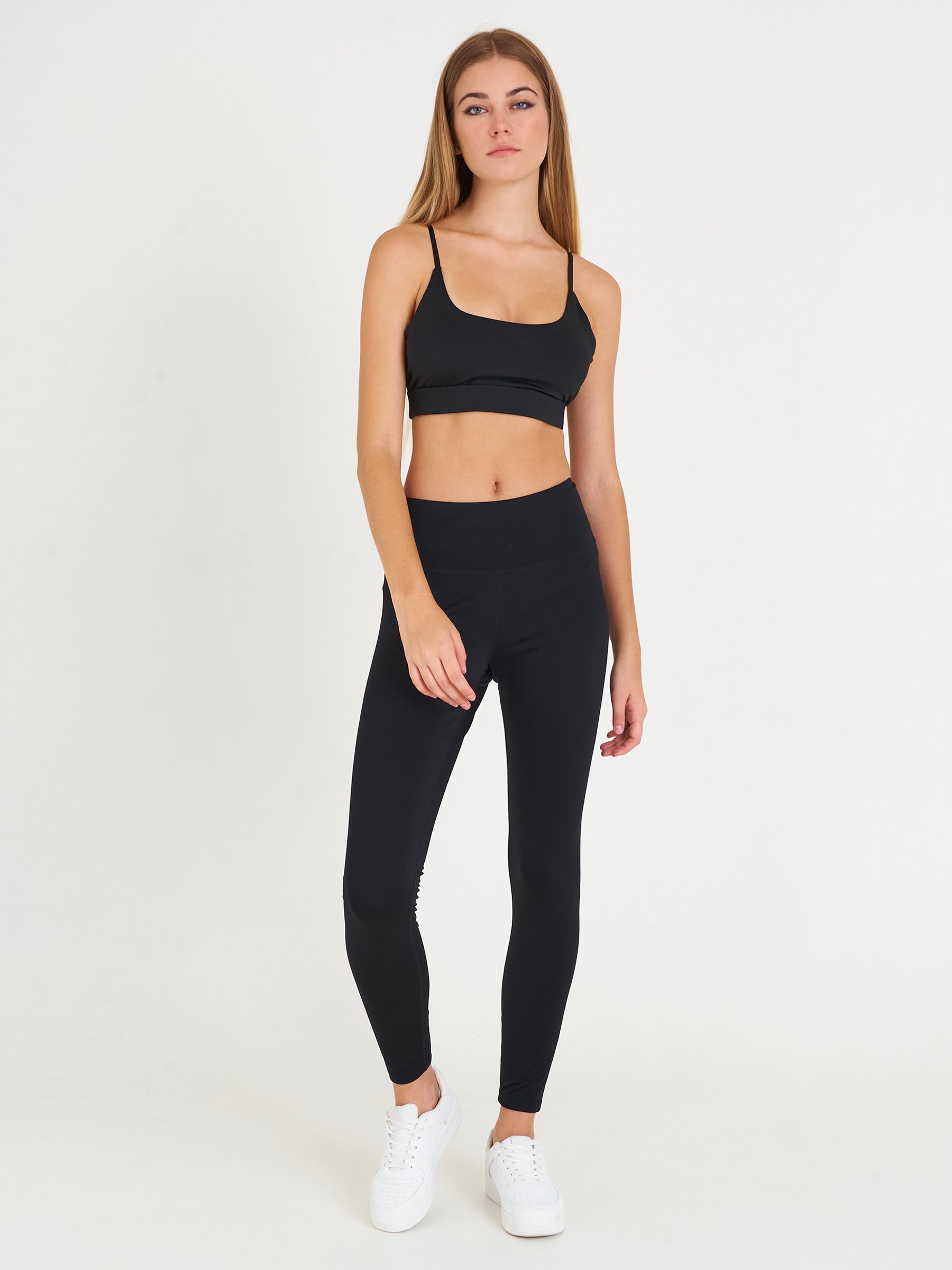 Sports leggings with pocket on back