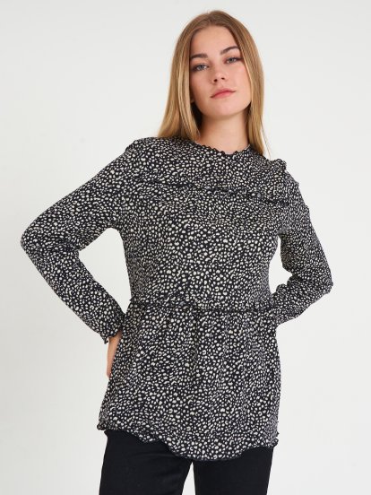 Patterned top with ruffles
