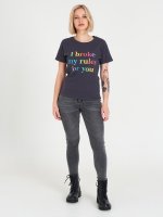 Bavlněné dámské tričko s barevným nápisem