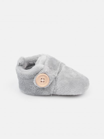 Velcro slippers