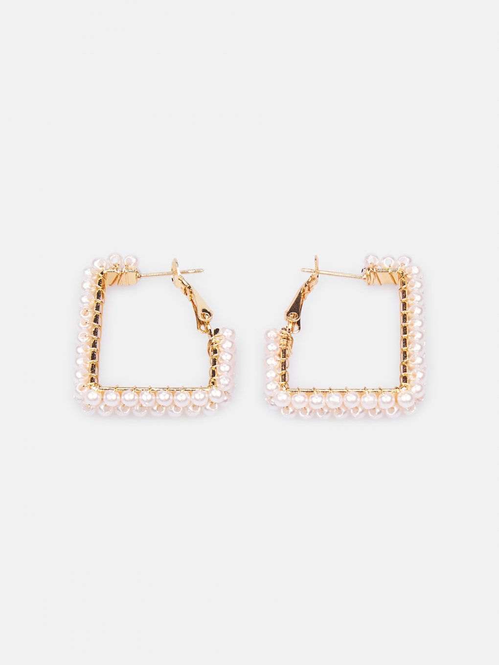 Faux pearls earrings