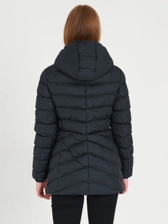 Steppelt vattabélésű női kapucnis kabát
