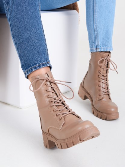 Ankle boots with back zipper