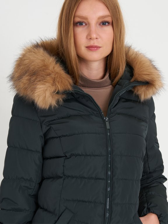 Dlhá prešívaná zimná bunda s umelou kožušinou dámska