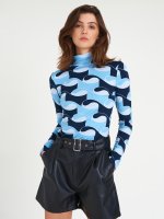 Roll neck t-shirt with print