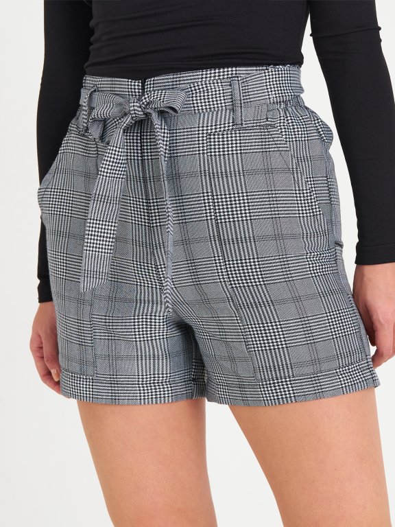 Plaid shorts with belt