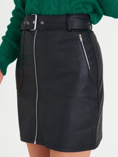 Koženková sukňa s opaskom a vreckami dámska