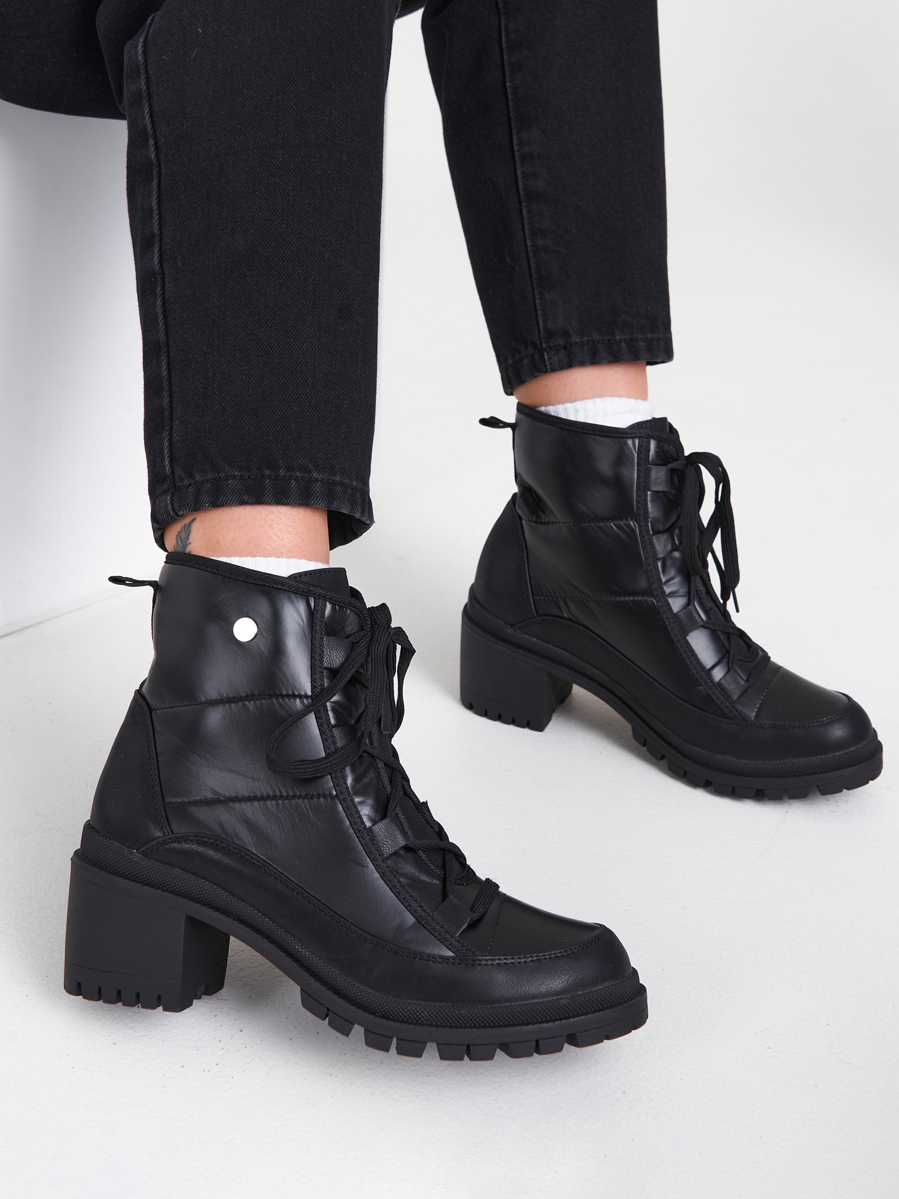 me Women's Chunky Lace Up Boots - Black