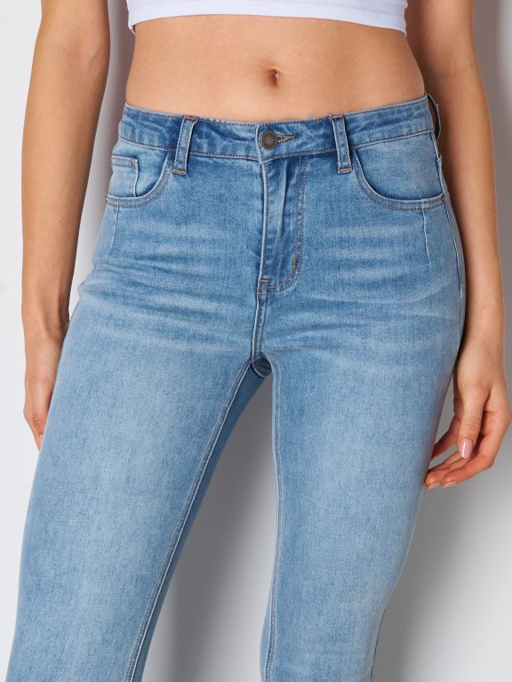 Skinny jeans with zipper on hem