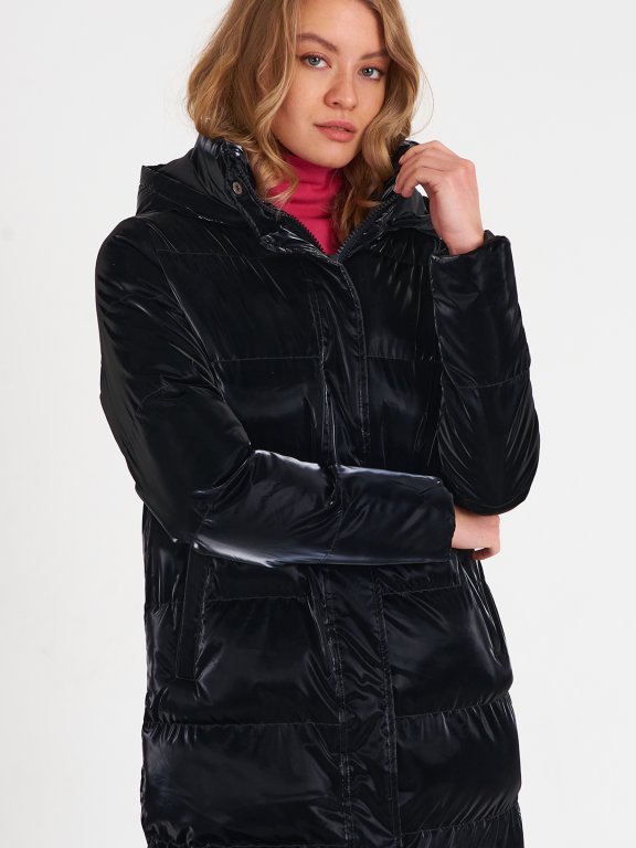 Predĺžená prešívaná vatovaná zimná bunda s lesklým efektom
