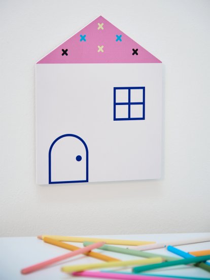 House-shaped wall decoration (25 x 19,5 x 0,7 cm)