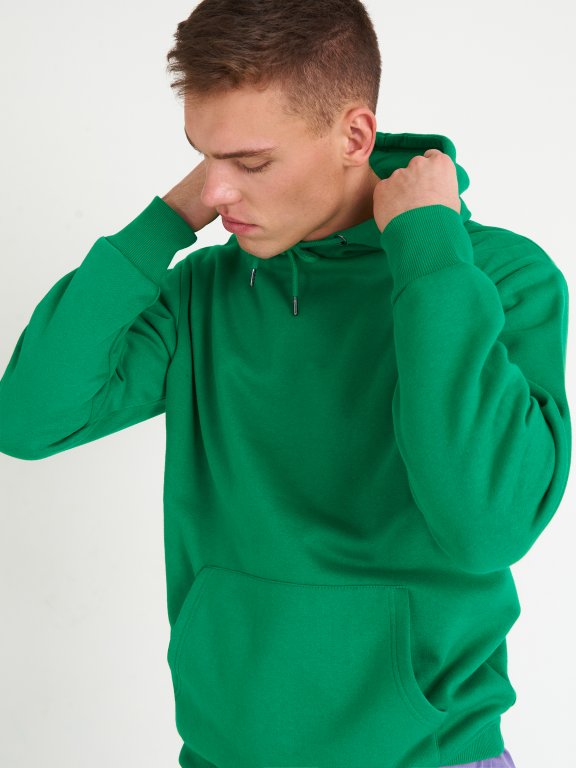 Basic hoodie with cangaroo pocket
