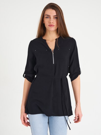 Blouse with zipper