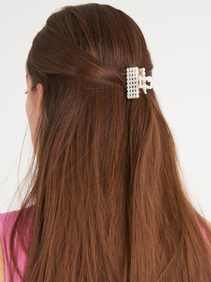 2 hair clips