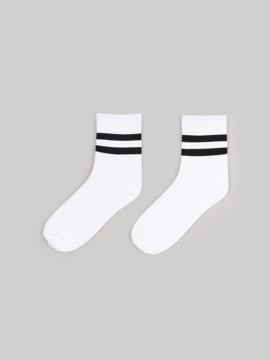 Crew sock with stripes