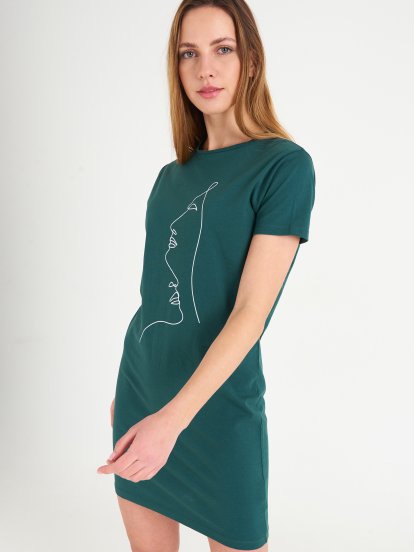 T-shirt dress with graphic print