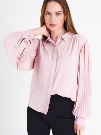 Pleated sleeves blouse