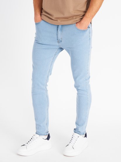 Męskie jeansy o dopasowanym kroju