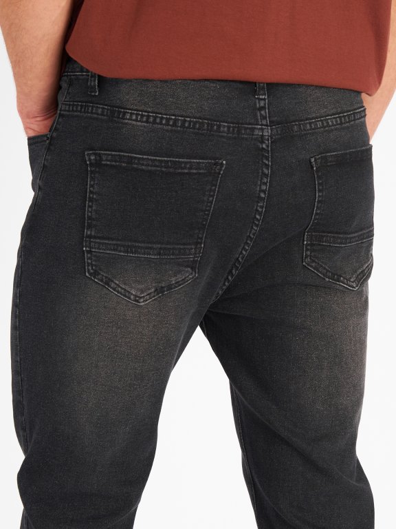 Męskie jeansy o dopasowanym kroju