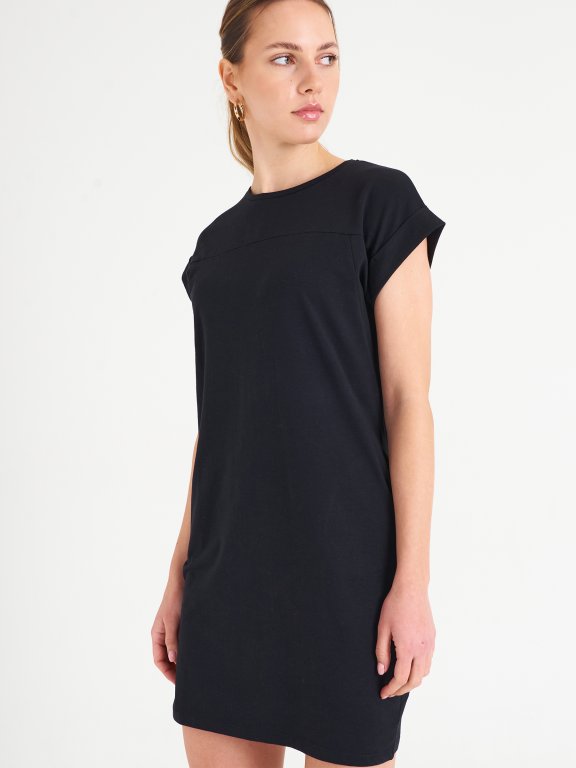 Klasyczna  sukienka t-shirtowa z krótkim rękawem dla kobiet