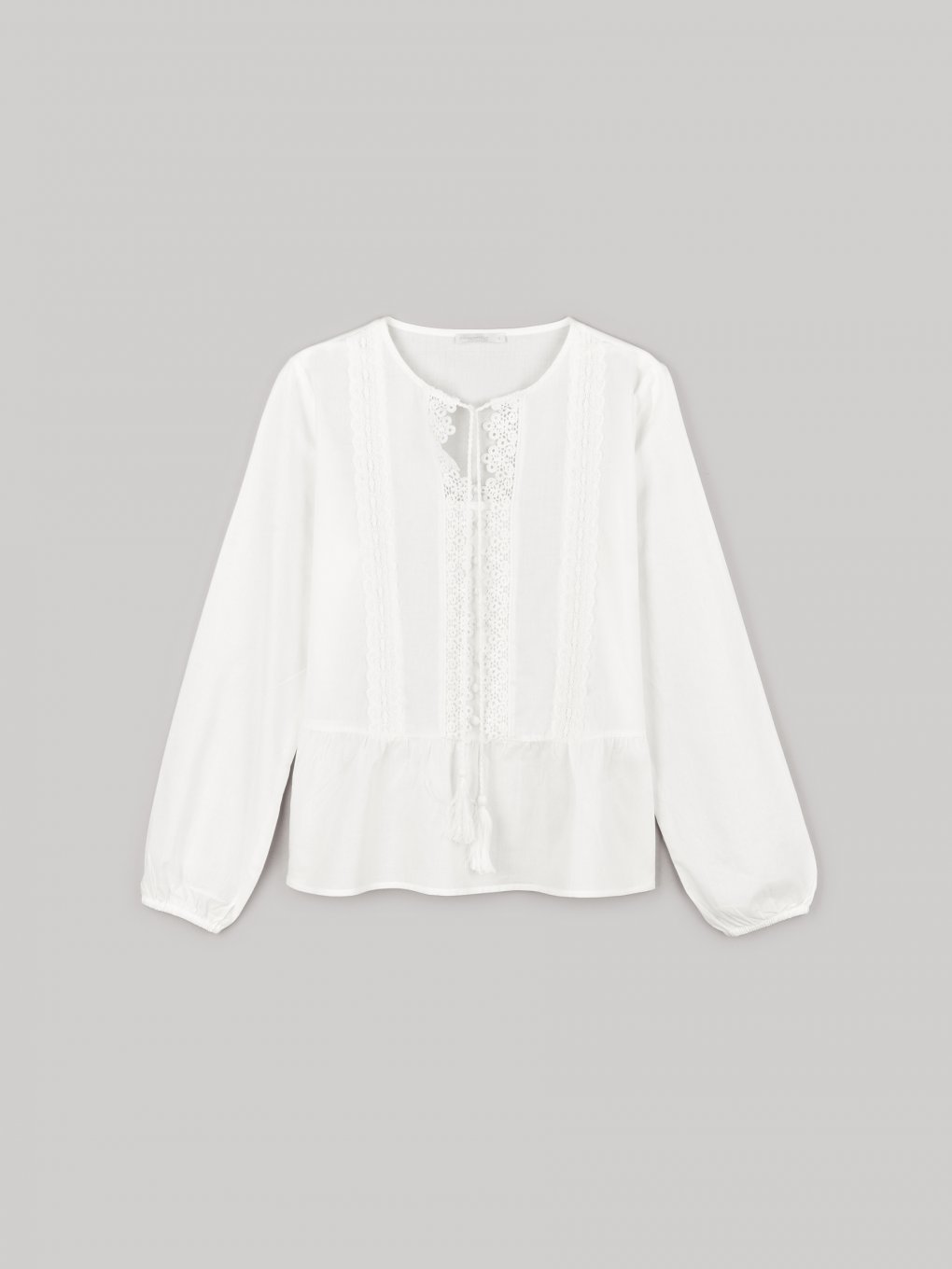 Cotton blouse with embro