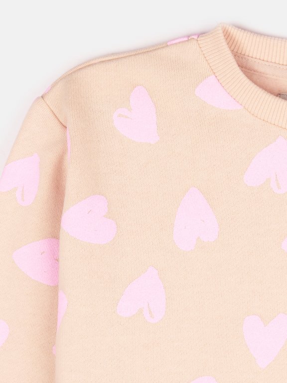 Oversize sweatshirt with heart print