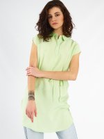 Basic sleeveless blouse