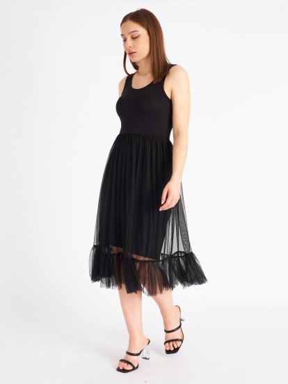 Šaty s tylovou sukní