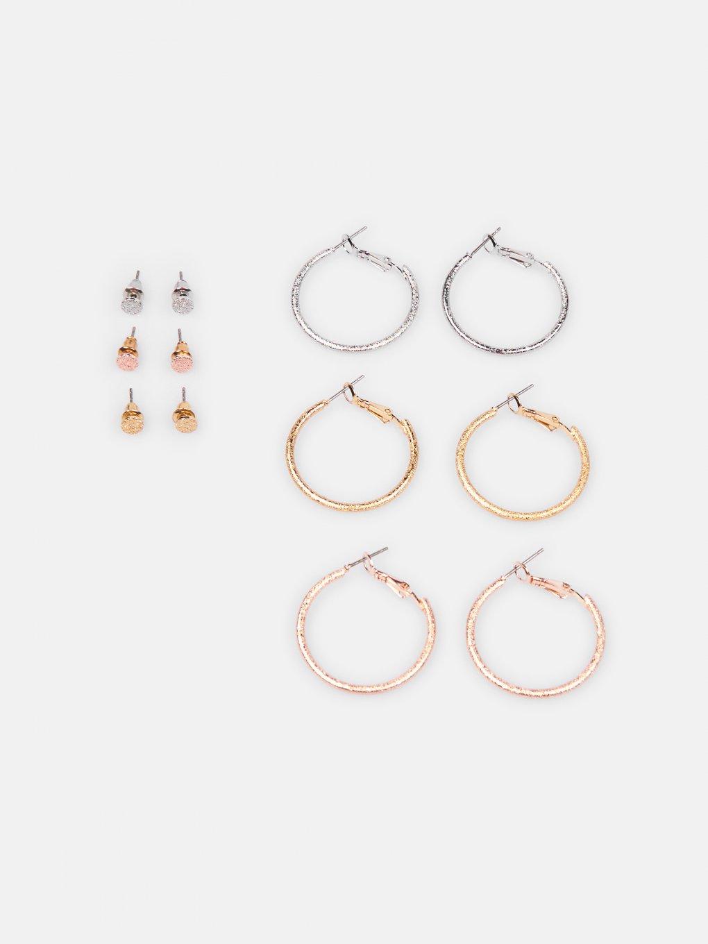 6 pairs of earrings