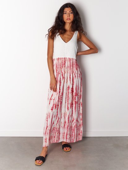 Maxi dress with crochet top