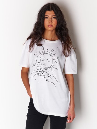 Oversized t-shirt with graphic print