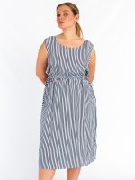 Plus size viskose striped dress