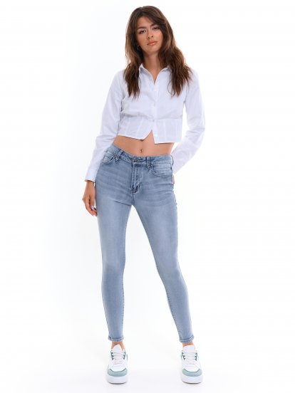 Základní džíny s vysokým pasem