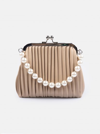 Handbag with pearls