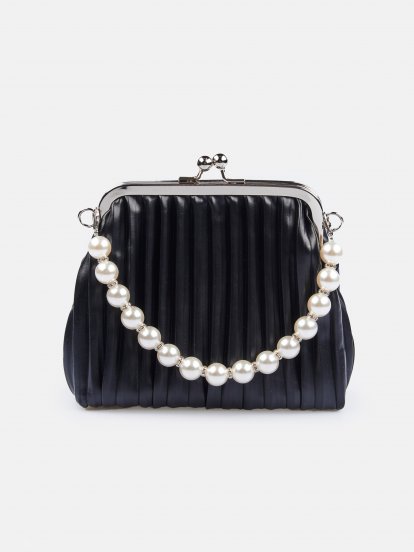 Handbag with pearls