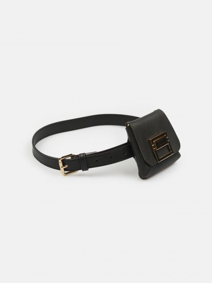 Belt with removable pouch