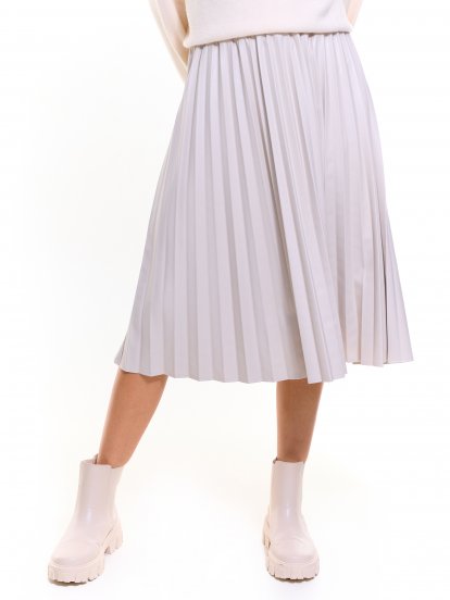 Damska plisowana spódnica midi wykonana z imitacji skóry