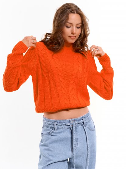 Sweter damski z plecionym wzorem i długimi rękawami